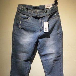 BLUENOTES HIGH RISE MOM JEANS FITS LIKE A 31